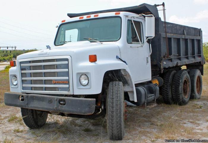 1984 International tandem dump truck - Price: 4500