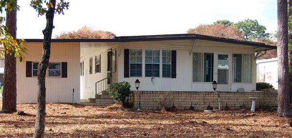 2 BR 2 BA DW MANUFACTURED HOME IN GOLF COMMUNITY - Price: 18,900