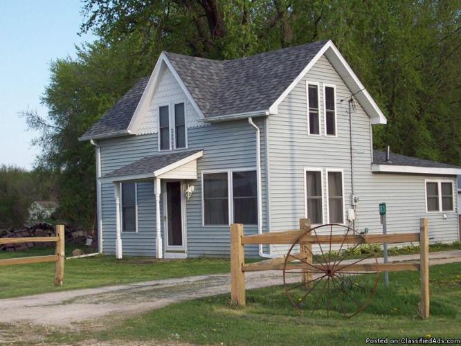 6.5 Acres With Home Iowa - Price: 89000