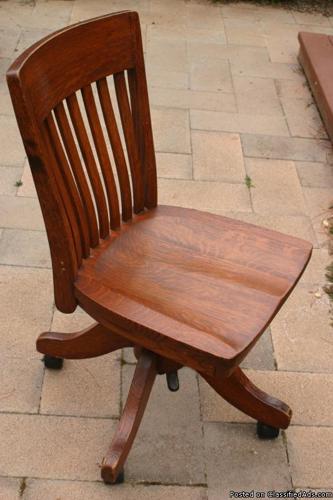 Antique? Oak swivle desk chair - Price: $50 OBO