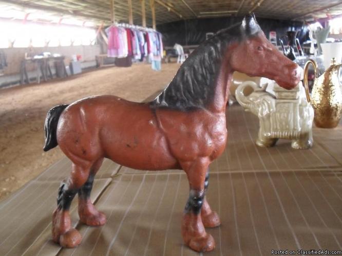 Cast iron horse bank - Price: 45.00 OBO