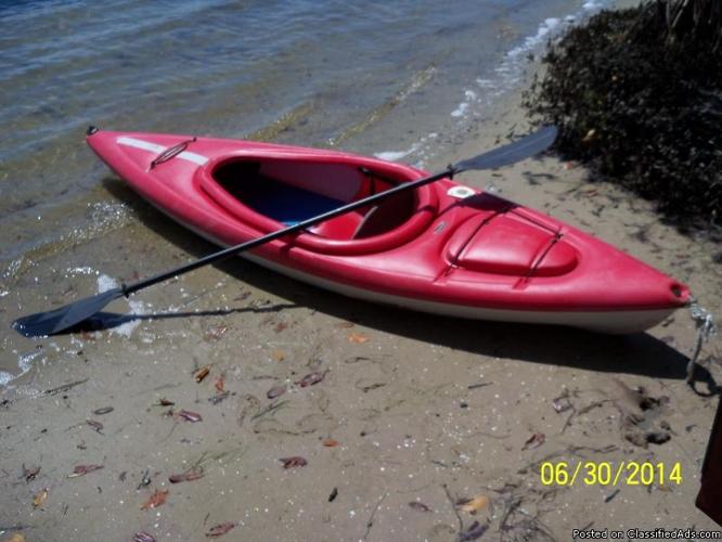 COLEMAN KAYAK WITH PADDLE