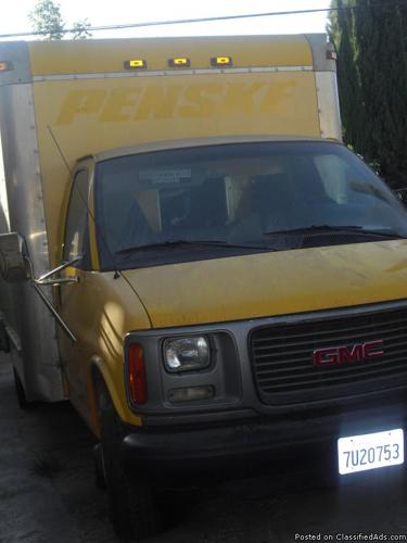 Commercial truck 2002 GMC - Price: 11,000