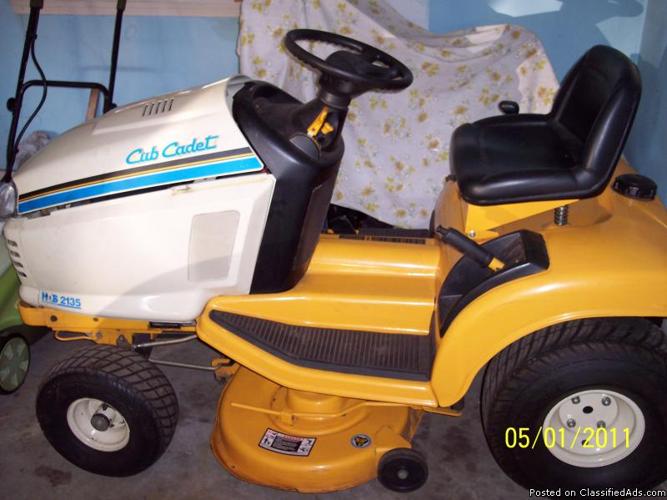 Cub Cadet lawn tractor - Price: 700