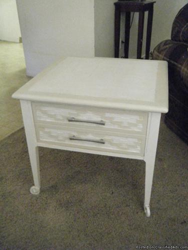Cute Shabby Chic Night Stand or End Table on Wheels - Price: 15.00