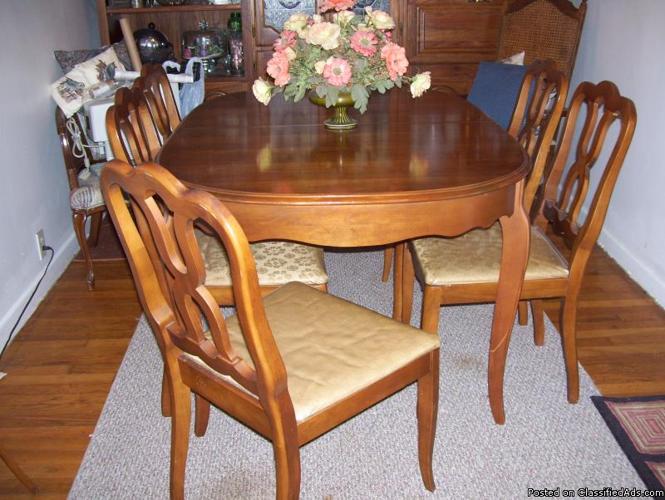 French Provincial Dining Room Set - Price: $1000