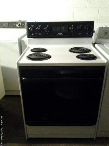 Frigidaire self-cleaning oven - Price: $185