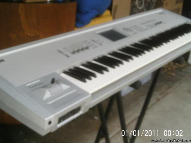 Korg Triton Pro 76 keyboard For Sale