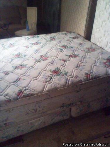Looking For a Clean Bed @ A Great Price - - Price: $150