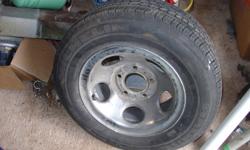 15-INCH OEM FACTORY WHEEL AND TIRE FROM 1999 DODGE VAN....&nbsp; NICE CONDITION....&nbsp; LIKE NEW MICHELIN TIRE IS MOUNTED AND INCLUDED WITH WHEEL....&nbsp; TIRE SIZE IS P215/70R15....
**********BEST OFFER.**********
CALL JIM AT -- IF INTERESTED....