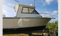 1993 Island Hopper Fish/Dive,Im selling my 30ft Island Hopper Fish/Dive boat. It's an amazing boat that has many uses with its huge rear deck. You can take it offshore and troll for dolphin or sit on your favorite hole and bottom fish. Not to mention it