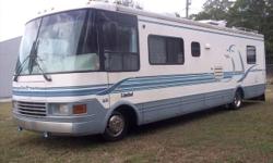 This a a 1998 33' Sea Breeze Limited by National RV. It has 63,105 miles on a Chevy Vortec 454. Starts, drives, steers, brakes and runs perfectly.&nbsp;
ALL appliances working properly.
EXTERIOR: Tires like new, Generac 5500 (921 hours), rear roof ladder,