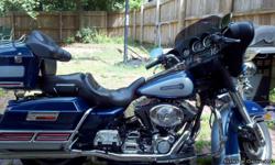 This bike has 23,000 miles on it, it is fuel injected. it has all the bells and whilstles that an Ultra does. there is a Rinehart True Dual Exhaust system on it w power commander. ther radio does cut in and out and it due for a new rear tire.
MUST SELL