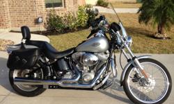 I bought this Harley new and have been the only owner/rider. It has 22,000+ miles and counting, I still ride it. Clean title, recent service, and it's ready to go.
The bike has nice chrome extras, saddle bags, quick detach windshield, luggage rack, sissy