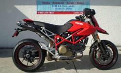 BRAND NEW...Take advantage of this leftover model, FREE Termignoni Carbon Exhaust ! A $2600 value !
WHEN TOO MUCH IS WHAT YOU NEED
Adding 'S' to the Hypermotard takes the thrills and road holding to the highest level.
The outstanding Marzocchi 50