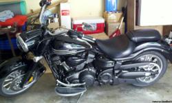 2009 YAMAHA Roadliner Midnight Cruiser, 1854cc, Black & Ghost Flames, 7200 mi, great cond, new tires, includes 3 helmets (2 med, 1 lg), used Joe Rocket nylon mesh jacket (small) with elbow and back pads and integrated safety vest, new nylon mesh AGV