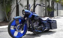One of a kind BAGGER built with the best of the best.&nbsp; Stretched, Raked, Lowered - 103 with Motor Work
This bike was built at Eddie Trotta's Thunder Cycle. Only the BEST parts, labor and design went into this:
103 Cubic Inch Motor with RSD intake and
