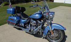 2011 Harley Davidson Road King
42,854 miles ? Pristine & Excellent Condition!
REDUCED!!!! Everything you need to ride 2-up or solo - converts in about&nbsp;minutes: on & off chopped tour-pak, Chubby pull-back handlebars, Mustang solo tour seat, fully