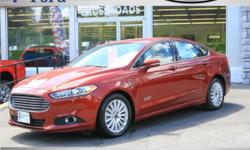 2014 Ford Fusion Energi SE Sedan! BRAND NEW 2014 LEFT OVER! #N6498C - $29474 (Ravena NY)
2014 Ford Fusion Energi Hybrid
condition: new
fuel: hybrid
odometer: 177
title status: clean
transmission: automatic
&nbsp;
FOR UP-TO-DATE PRICING AND MORE PHOTOS,