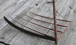 Wheat cradle in good condtion. Used very little-can still see some red paint on it.
Fingers in good condition. Blade is a little rusty. Call 276-628-8378 or 276-889-1305.