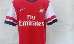 I am selling brand new Arsenal home jerseys. this still have the original tags on them.&nbsp;
also i have the home kit and away kit are available in short sleeve.
SIZE I HAVE.
&nbsp;
LARGE
XL
CALL ME AT 503-995-3315
See more at http://www.maakajersey.com