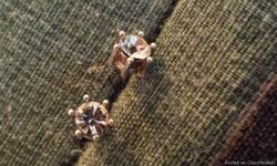 beautiful QZ diamond stud earings $35.00 email at jlsimons09@gmail.com&nbsp; condition: like new&nbsp;.leave a message to see 916-201-6212