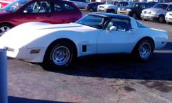 se vende corvette 1982 5.7L 350cc automatico t.top 85,000 millas originales necesita algunos arreglos $6,500.00 obo 5017770882&nbsp;