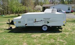 2009 forest river flagstaff pop-up camper 620st. model
features
power lift-deep sinks/with electric water pump-three burner range-family style dinette-lp leak detector-port a potty-6 gal. hot water heater-out side shower-am/fm w/cd player with out side