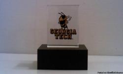 &nbsp;Georgia Tech Glass Paperweight, great gift for the college enthusiast!!