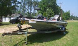 1990 Kingfisher with 150hp evinrude outboard,12/24v. trolling motor and hummingbird fish/depth
finder.
