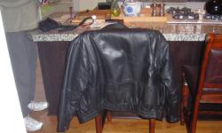 VERY CLASSY MANS BLACK LEATHER COAT.INGREAT CONDITION NO RIPS &nbsp;NOTHING WRONG.SZ SMALL BUT RUNS LIKE A MEDIUM.ASKING 75.00 THANKS FOR LOOKING.JON 360-895-8671