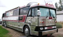 40 FOOT,3 AXLE DIESEL BUS,8V71 DETROIT,5 SPEED ALLISON AUTOMATIC,POWER STEERING.2 ROOF AIR,20 FT AWNING,2 TV,DVD AND VCR,STEREO.2 40000 BTU PROPANE FURNACES,JAKE BRAKES.CHINA HUTCH,SEPERATE SHOWER AND BATHROOM,6 FOOT CEDAR LKINED CLOSET.150 GAL FRESH