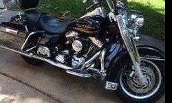 2000 Harley Davidson Road King 54k miles 1550cc black and chrome with skull details, hard bags,&nbsp;great condition stored in garage. Spring Texas.&nbsp;