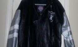 OFFICIAL NFL OAKLAND RAIDER LEATHER JACKET WITH ELASTIC WAIST AND CUFFS. INNER AND OUT POCKET. IN PRESTINE CONDITION. ASKING $10.00.
LOCATED IN GREENBRIER AREA OF CHESAPEAKE, VA
