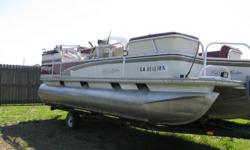 1999 20' fisher DLX with trailer 30 gallon gas tank. 40 HP Magnum force Outboard motor run Excellent,