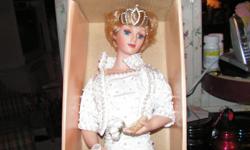 Collectible Ashley Belle Keepsakes Doll
Princess Diana Porcelain Doll
Never Been out of Box
White Satin Gown, W/ Pearls & Crown