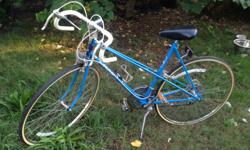 raleigh nottingham england bicycle In amazing condition ! Breaks are great tires are new , not one thing wrong with it. This brand of bike is vintage and goes for a lot on eBay. I'm 5'.6 and it fits me just right the seat can be put up much higher if need