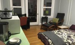 Enjoy your self in our newly renovated room for rent in the beautiful city , santa monica . The room is completely furnished.just a few blocks to all the city activities, restaurants and shopping. Professionally decorated and designed with high-end