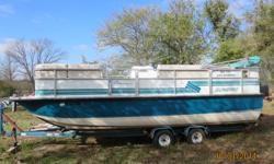 &nbsp;Sunbird Deckboat 1992&nbsp;This boat has all new seats put in last summer, has led lights under seats also new table still in box.It also has a big bathroom and a Evinrude 235 hp&nbsp;motor needs a starter other than that runs great. If interested