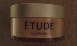 Brand new. Never used. Ã�tude face powder in Pearl. Cash only and pick up only!