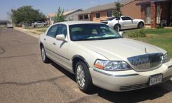 2006 Lincoln Signature Town Car, Color&nbsp;Grey.&nbsp;Very good condition, never have had any&nbsp;engine problems with it.&nbsp; It has been a very reliable&nbsp;vehicle,&nbsp;very clean interior, cosmetic wear only, the body&nbsp;is well taken care of