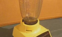 Excellent condition -- beige in color -- no cracks or chips with matching lid.
The Oster Osterizer 10 speed blender that offers:
10 Speeds:
Chop
Grate
Grind
Stir
Puree
Whip
Mix
Blend
Frappe
Liquify