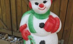 43" BLOWMOLD SNOWMAN PLASTIC LIGHTS UP OUTSIDE YARD DECOR. PERFECT FOR THE HOLIDAYS