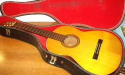 VINTAGE BEAUTIFUL JAPANESE ACOUSTIC GUITAR MADE BY TOYOTA, EXCELLENT CONDITION WITH ORIGINAL CASE. COMES WITH BRAND NEW SET OF GUITAR TRINGS D'Addario NICKEL WOUND XL JAZZ MEDIUM GAUGE...CASE HAS SMALL WEAR, BUT ITS STILL INTACT, STRONG CONDITION